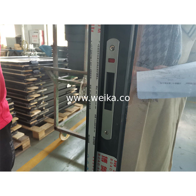 Vidrio templado Puertas correderas de patio modernas Grill de aluminio Puertas y ventanas correderas