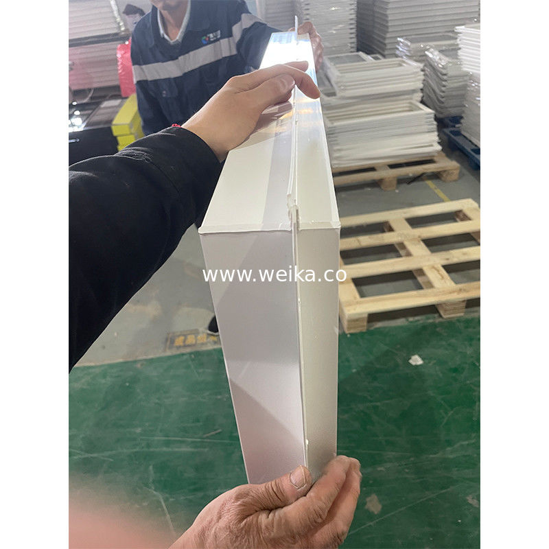 14 años de experiencia en la producción de ventanas de UPVC de sola suspensión y deslizamiento vertical con inclinación