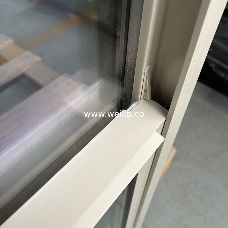 Hardware duradero y perfiles de extrusión Energía- UPVC Vinyl Ventanas colgadas simples para viviendas residenciales
