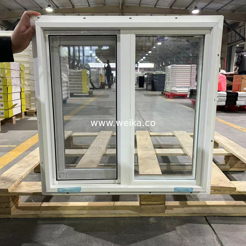 Ventanas correderas de PVC de fabricación personalizada de madera con textura interior + pantalla blanca exterior