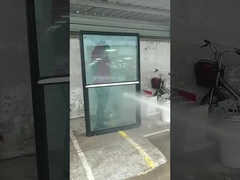 Prueba de penetración de agua - ¿Las ventanas colgadas de vinilo tienen fugas?